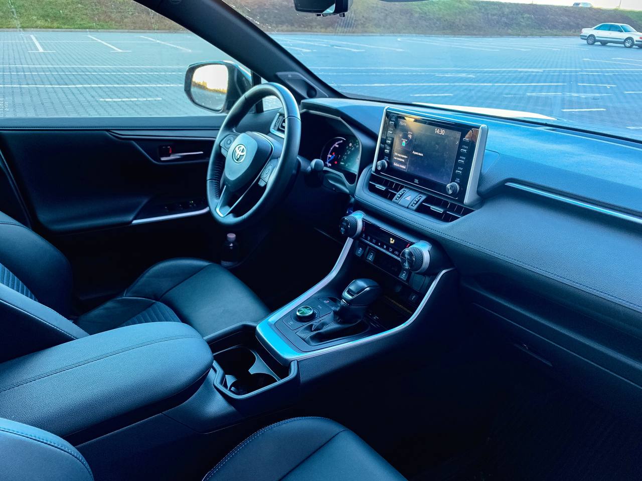 Сумніваєшся, чи Toyota RAV 4 вартий твоєї уваги?